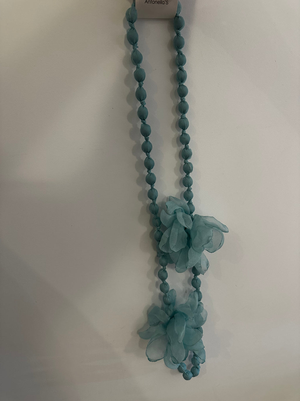 Collar bolas con flor