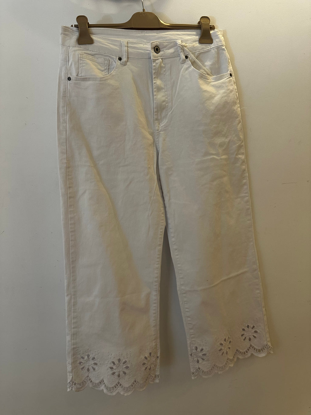 Pantalón troquelado blanco