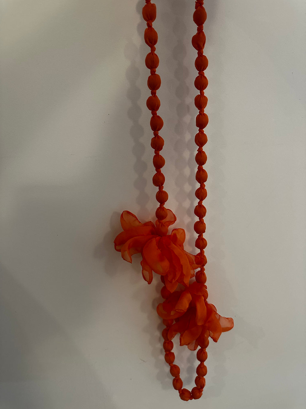 Collar bolas con flor