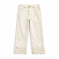 Pantalón blanco roto con troquelado