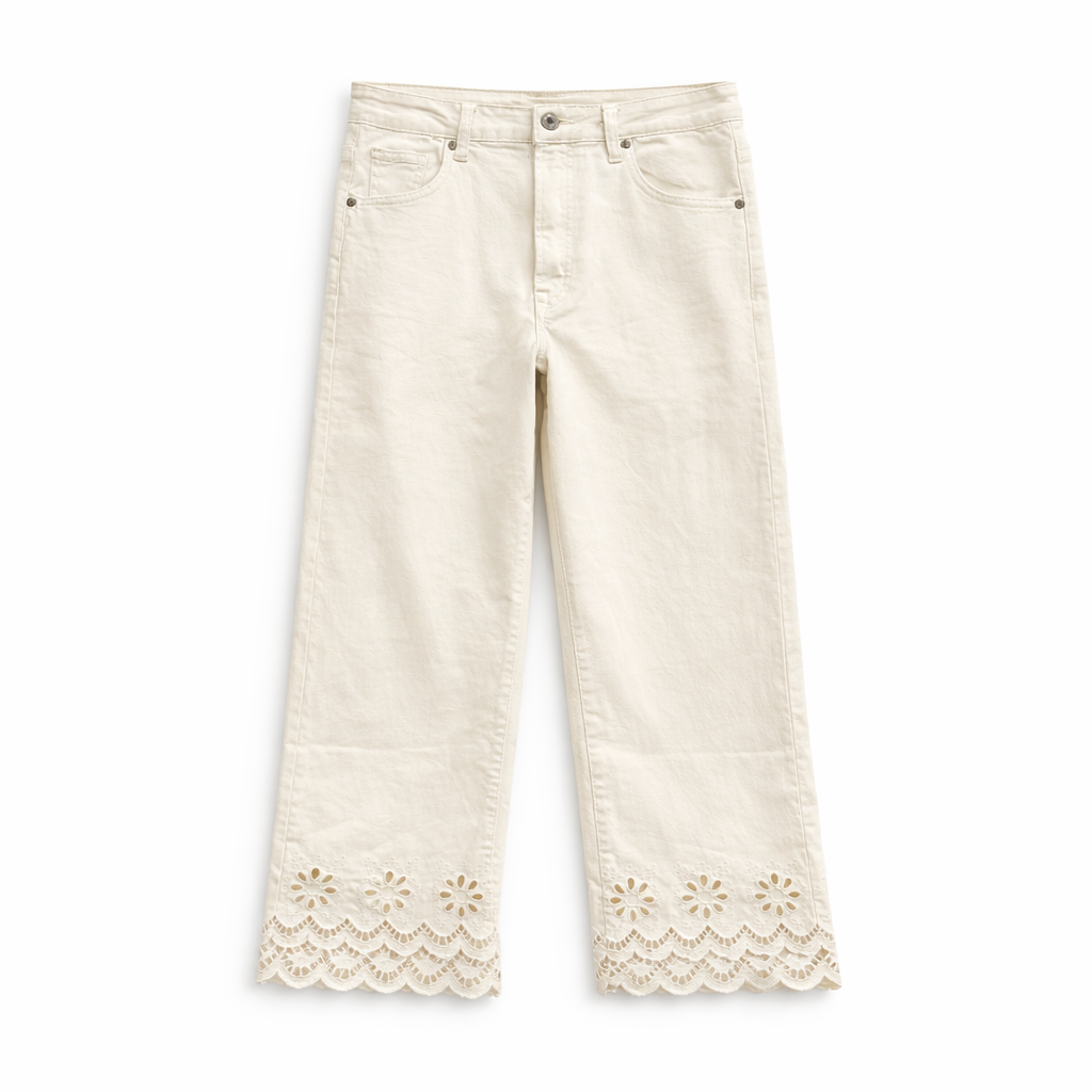 Pantalón blanco roto con troquelado