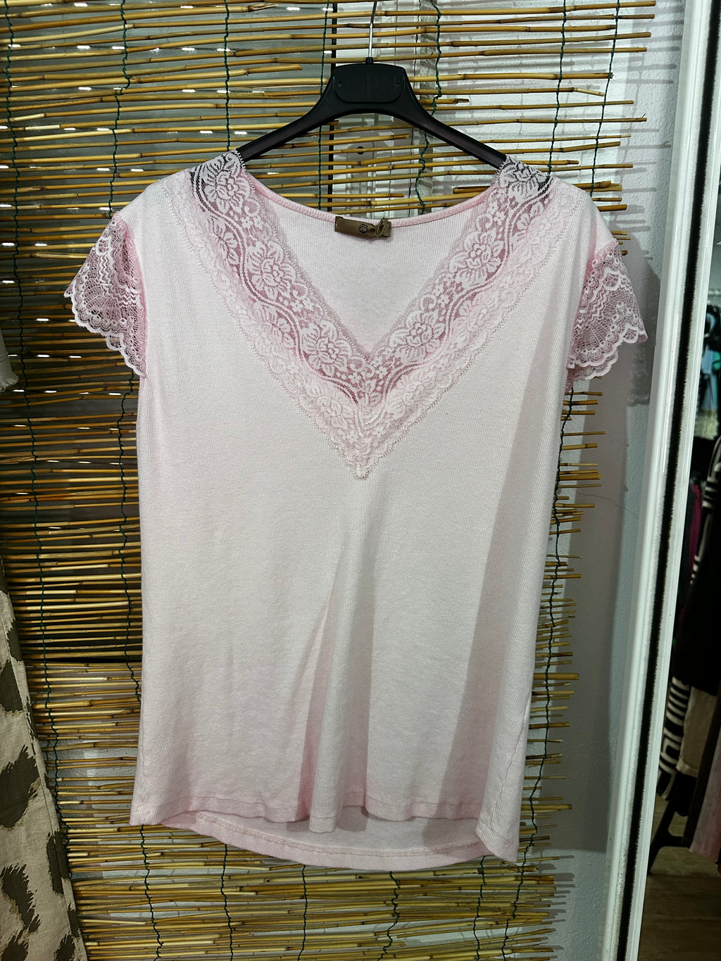 Camiseta encaje rosa