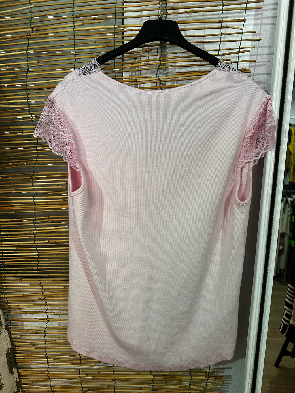 Camiseta encaje rosa