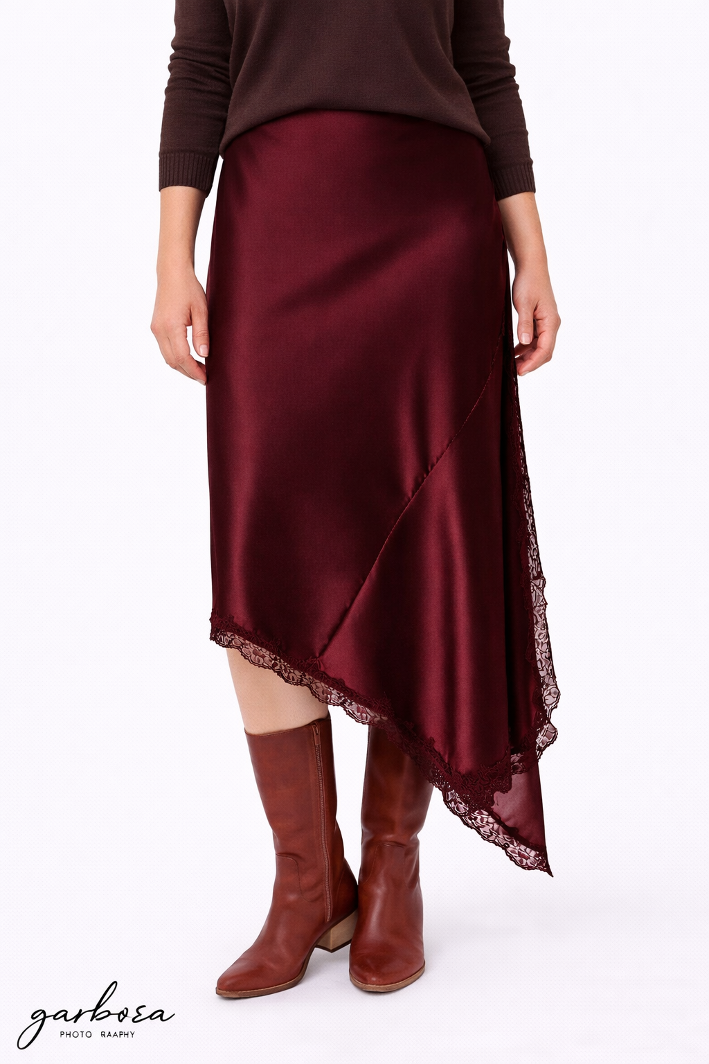 Falda satén asimétrica burdeos