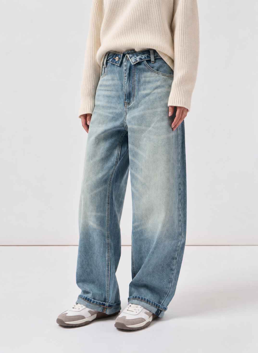 Pantalón vaquero solapa